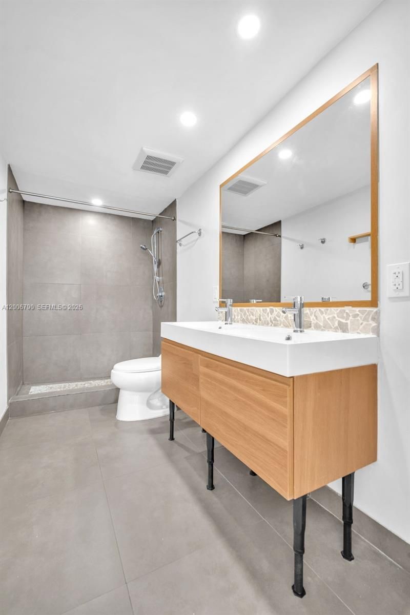 5313 Collins Ave , Unit 204, Miami Beach, FL 33140 Photo