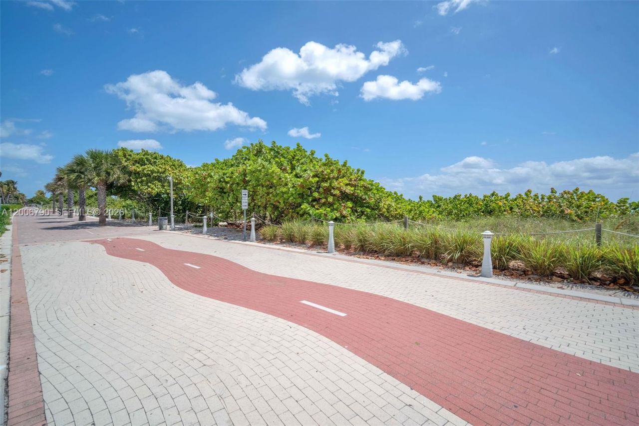 5313 Collins Ave , Unit 204, Miami Beach, FL 33140 Photo