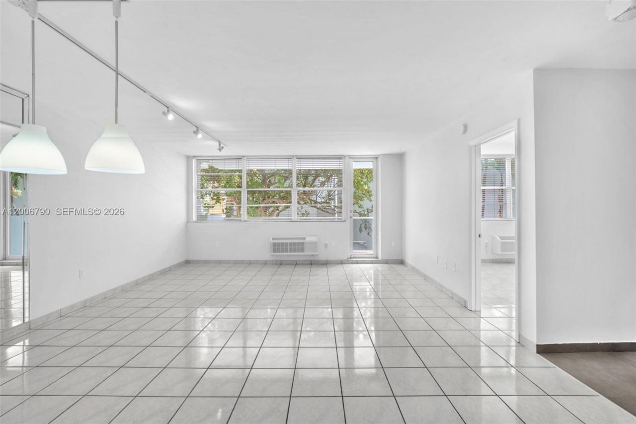 5313 Collins Ave , Unit 204, Miami Beach, FL 33140 Photo