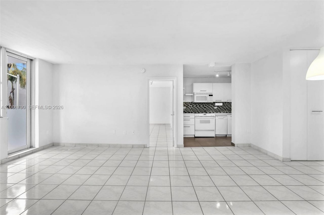 5313 Collins Ave , Unit 204, Miami Beach, FL 33140 Photo