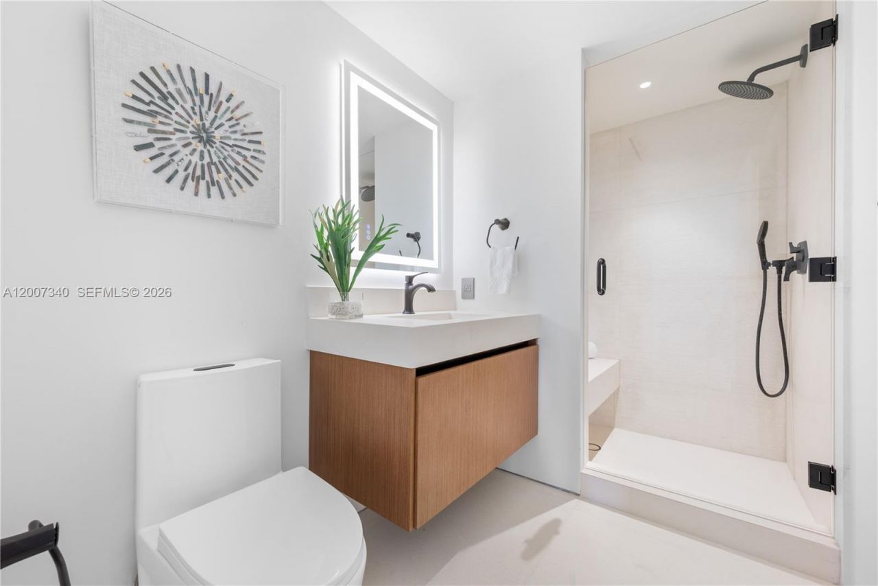 6365 Collins Ave , Unit 3904, Miami Beach, FL 33141 Photo