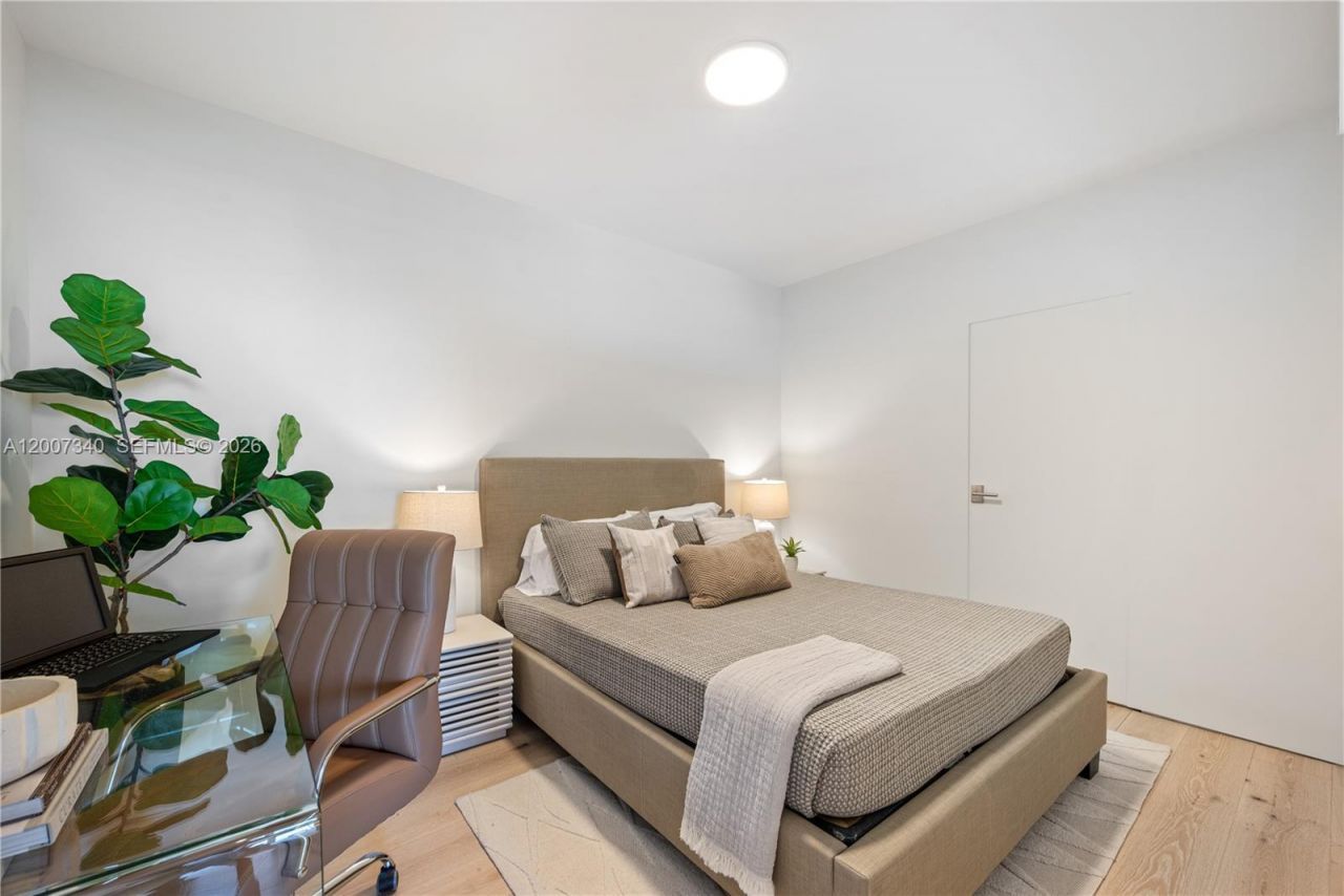 6365 Collins Ave , Unit 3904, Miami Beach, FL 33141 Photo