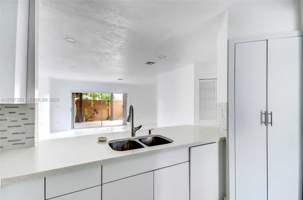 12909 SW 61 , Miami, FL 33183 Photo