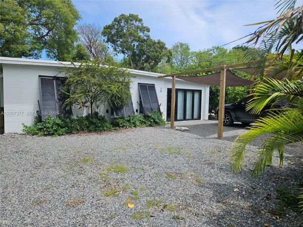 16 N Marlin Ave, Key Largo, FL 33037