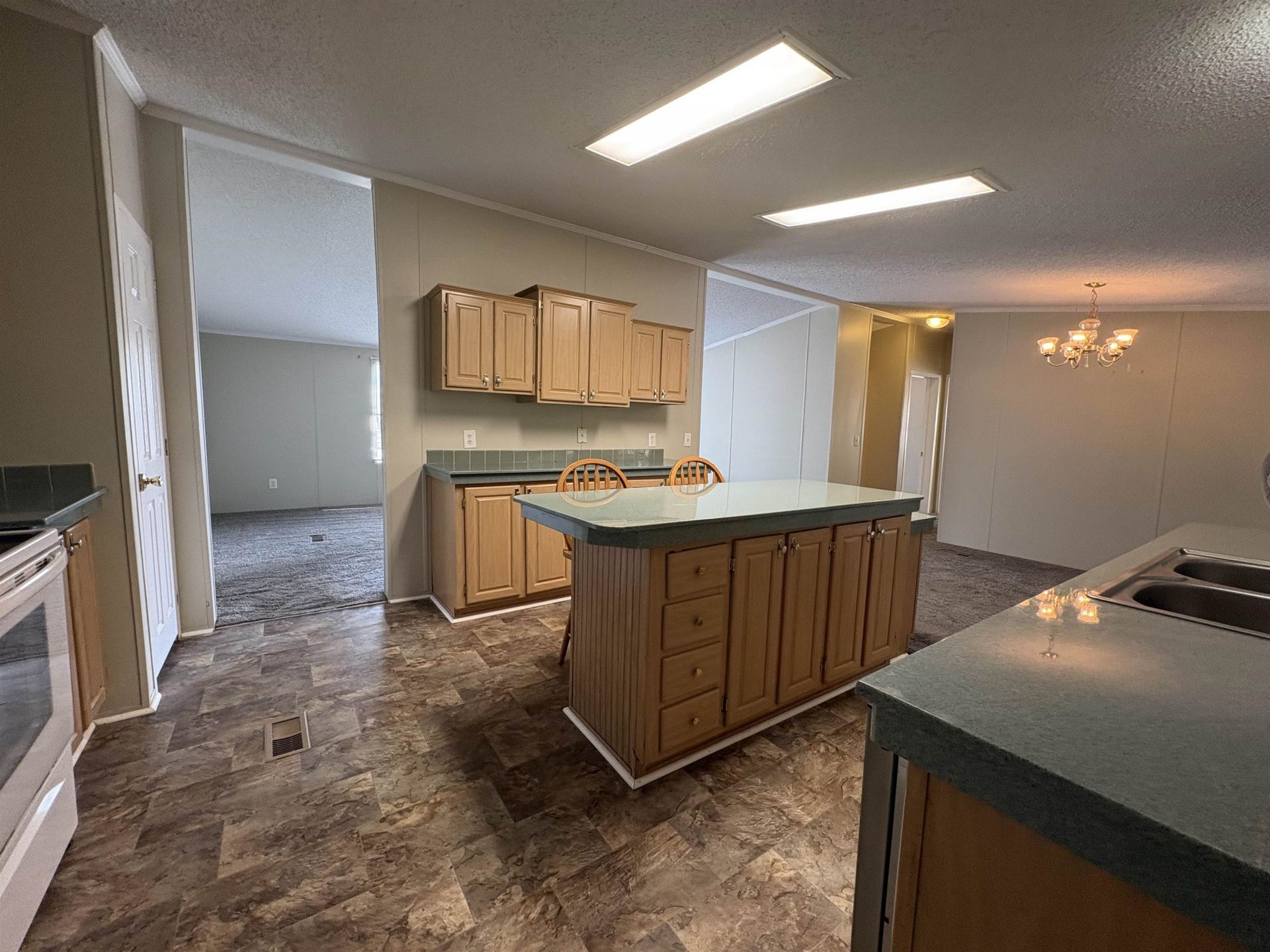 1219 Midvale Dr. Photo 16