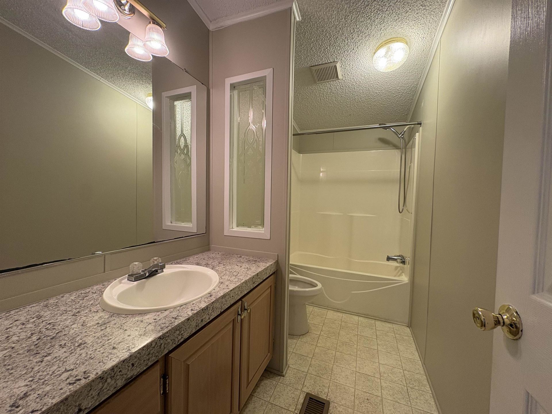 1219 Midvale Dr. Photo 21