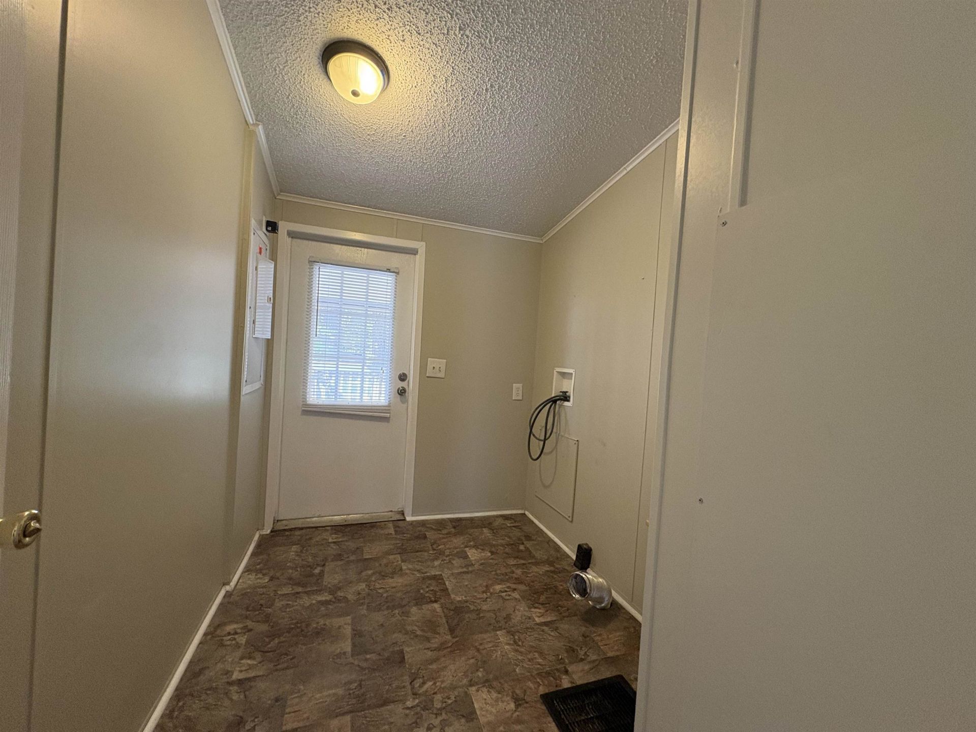 1219 Midvale Dr. Photo 22