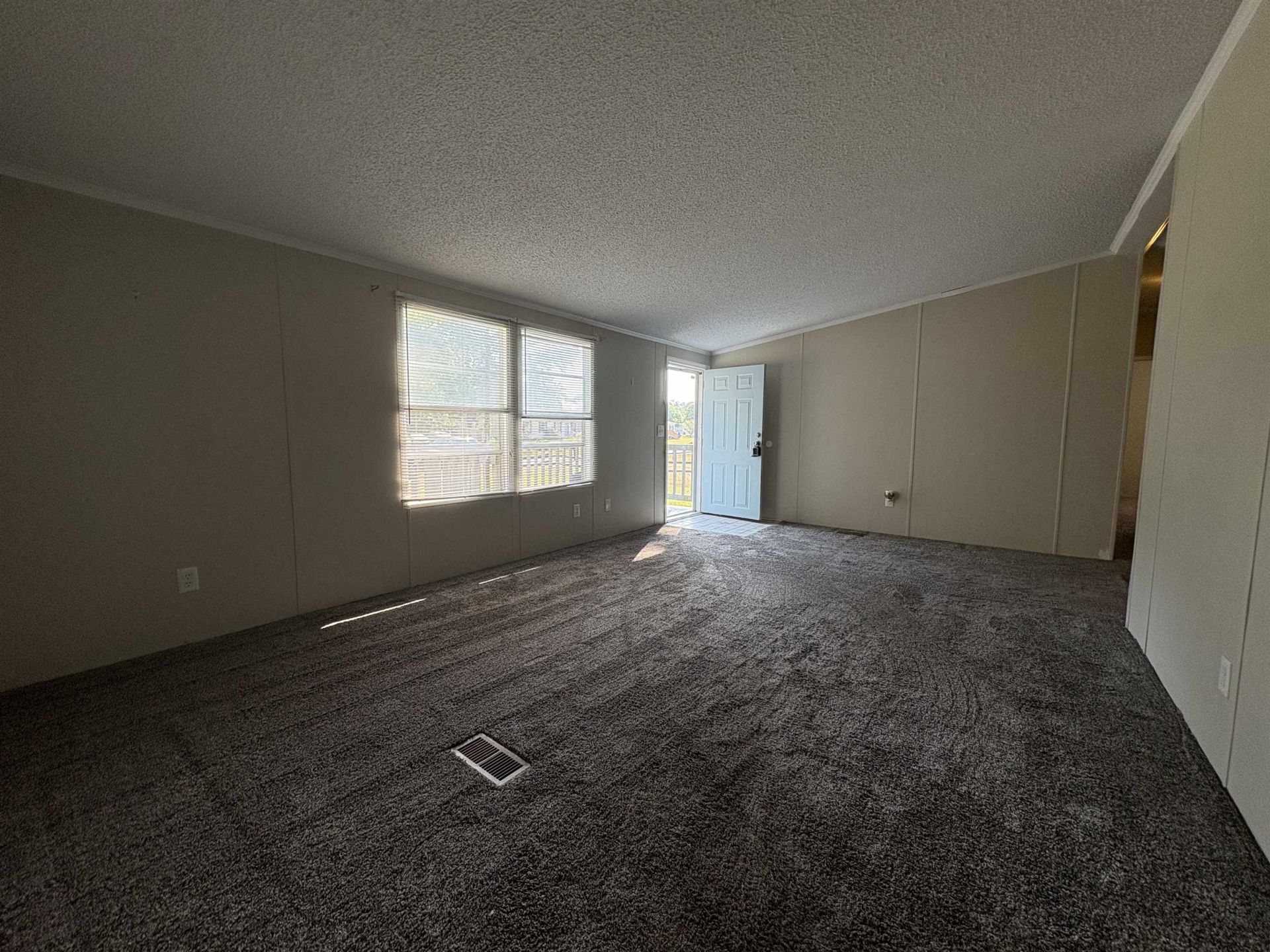 1219 Midvale Dr. Photo 4