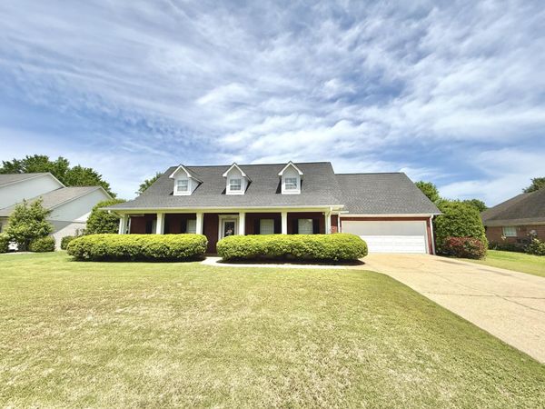 1562 Summerchase Dr., Tupelo, MS 38801