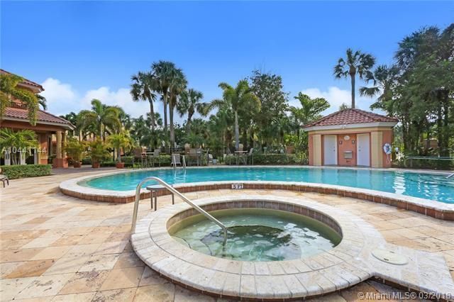 100 Uno Lago Drive, Unit 205, Juno Beach, FL 33408 Photo