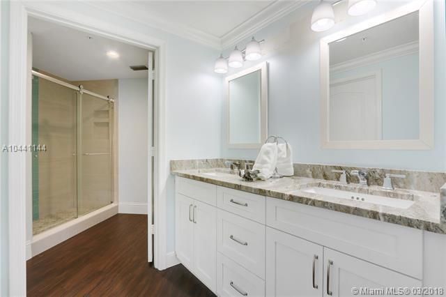 100 Uno Lago Drive, Unit 205, Juno Beach, FL 33408 Photo