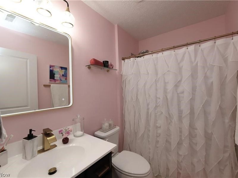 7786 Chesterfield Drive, Chippewa Lake, OH 44215 Photo 22