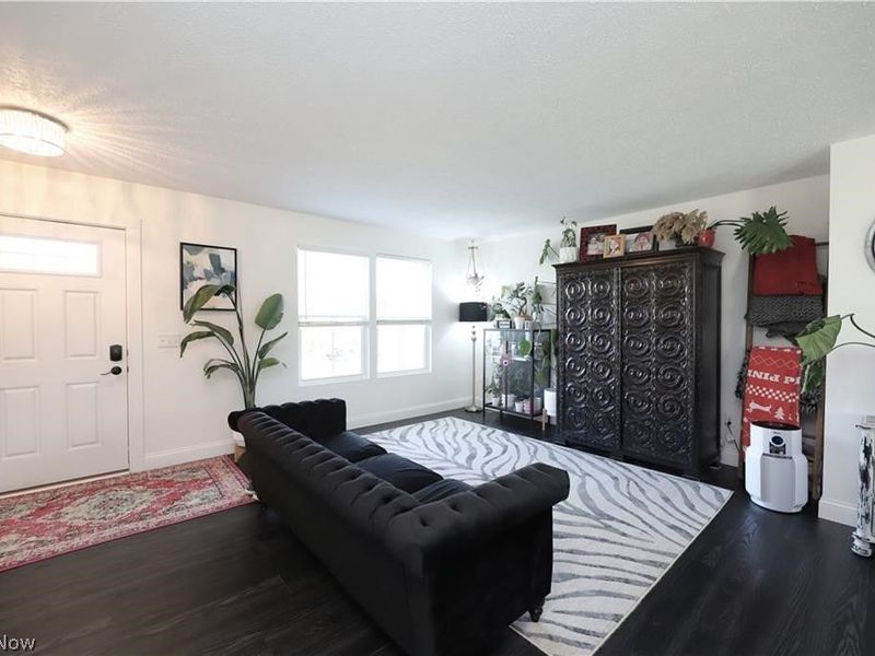 7786 Chesterfield Drive, Chippewa Lake, OH 44215 Photo 4