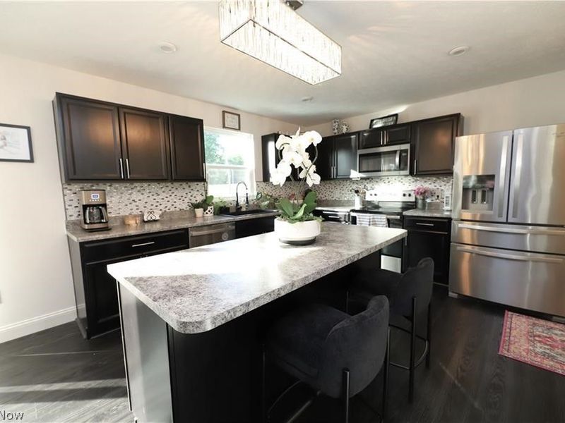 7786 Chesterfield Drive, Chippewa Lake, OH 44215 Photo 6