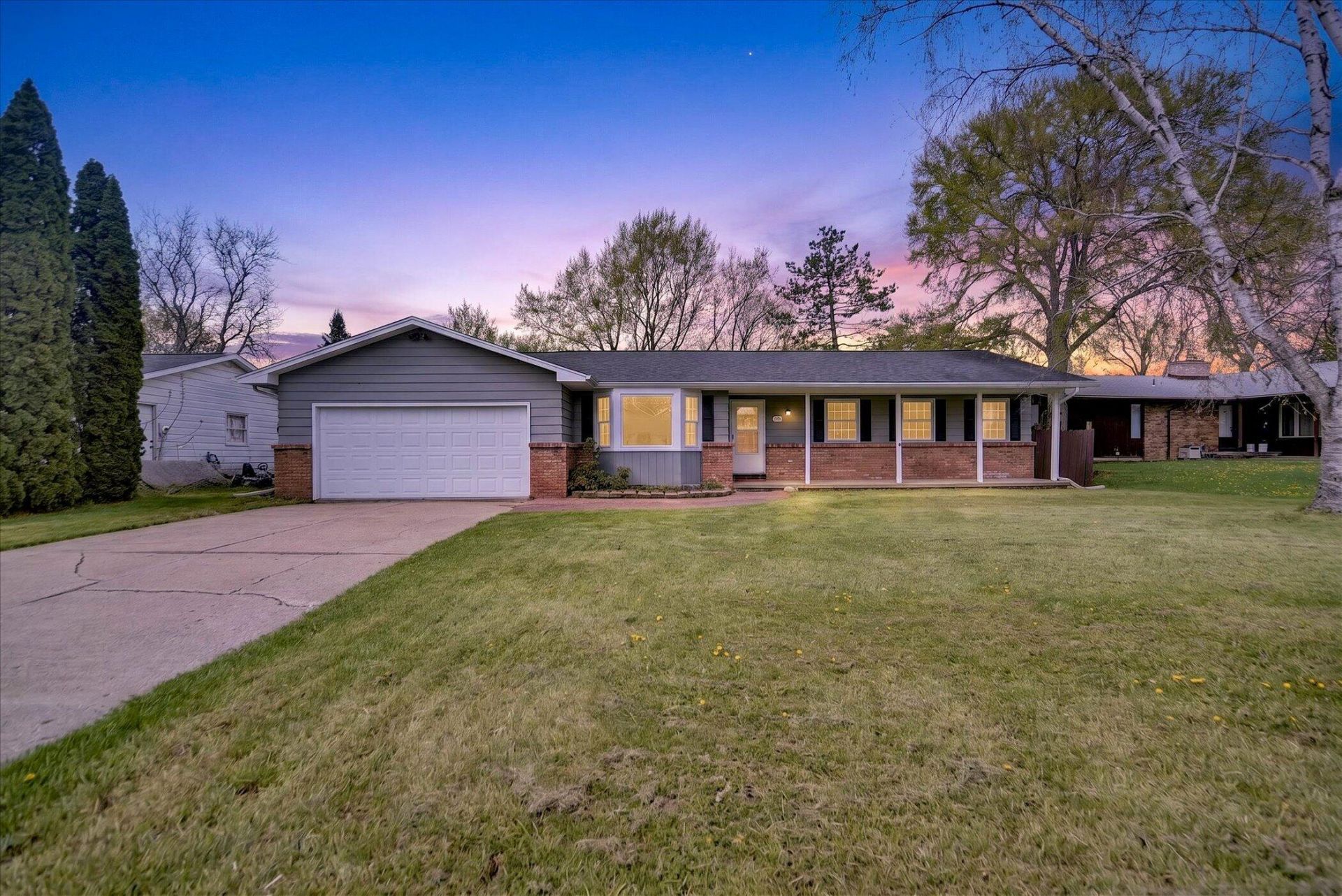 210 Chanticleer Trail, Lansing, MI 48917 Main Photo