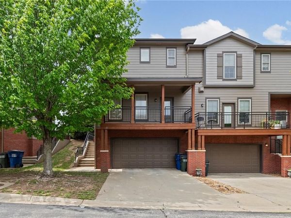 5245 Overland Drive, Unit B22, Lawrence, KS 66049