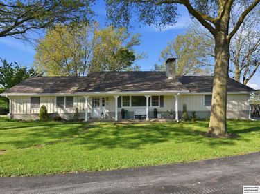 6101 Frontier Road, Lincoln, NE 68516