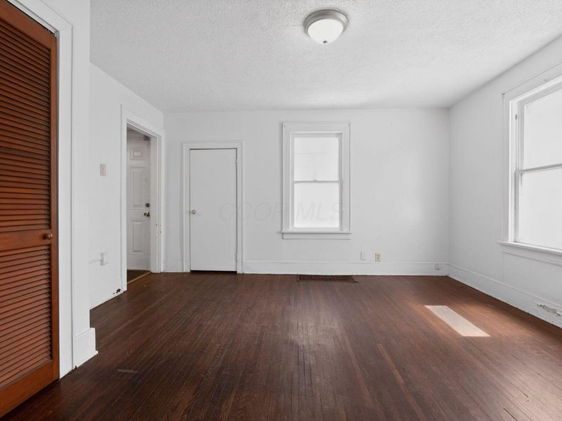 2448 Parkwood Avenue, Columbus, OH 43211 Photo 24