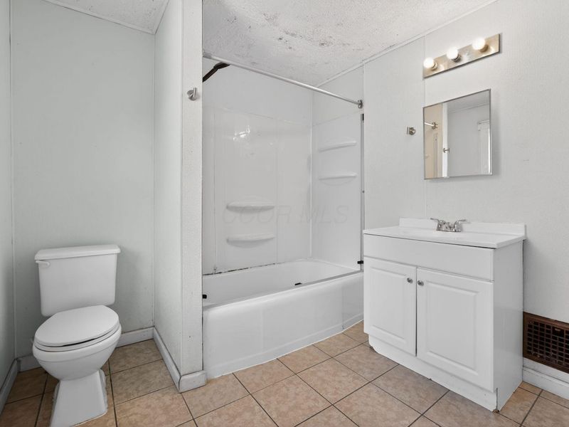 2448 Parkwood Avenue , Columbus, OH 43211 Photo 26