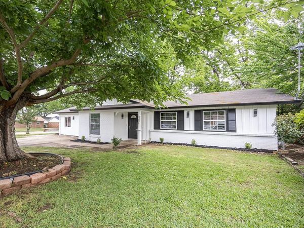 1208 Andrews Street , Arlington, TX 76011