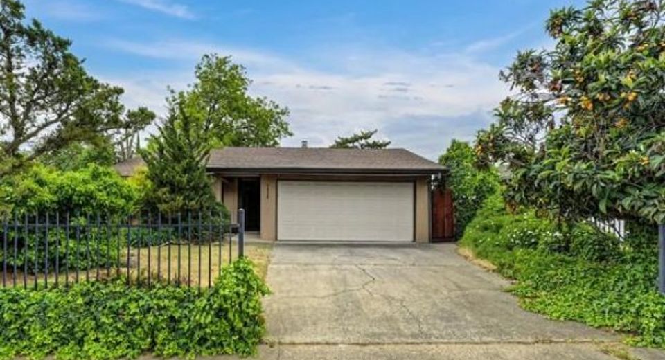 7828 Rockhurst Way, Sacramento, CA 95828 Photo