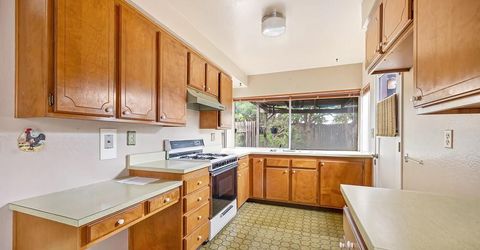 7828 Rockhurst Way, Sacramento, CA 95828 Photo