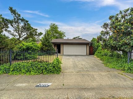 7828 Rockhurst Way, Sacramento, CA 95828 Photo