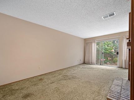 7828 Rockhurst Way, Sacramento, CA 95828 Photo