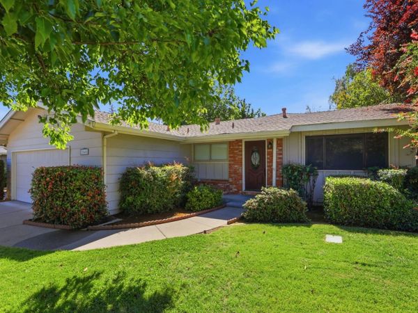 2545 Notre Dame Dr, Sacramento, CA 95826