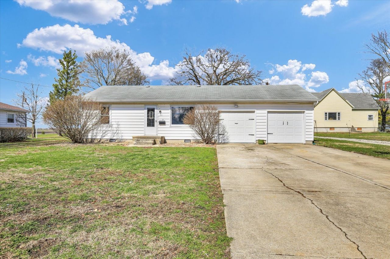 341 W Spruce Street , Paxton, IL 60957