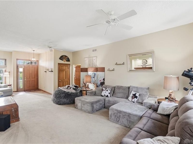 295 Leslie Drive, Wilmington, OH 45177 Photo 9