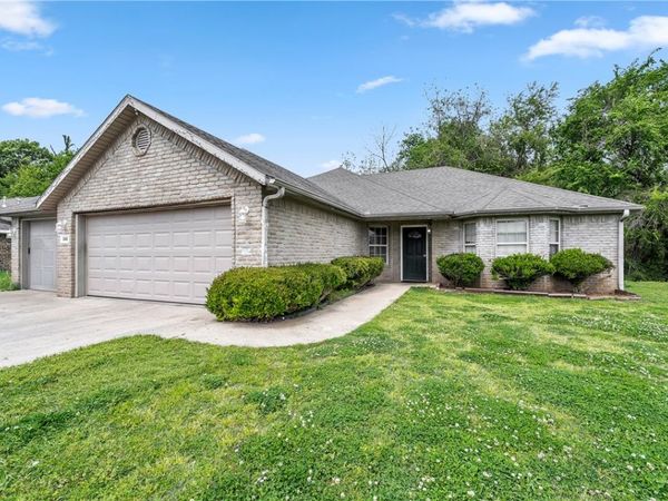 202 Hunter Allen, Springdale, AR 72764