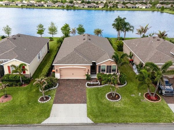 2165 Hawk River Drive SW, Vero Beach, FL 32962