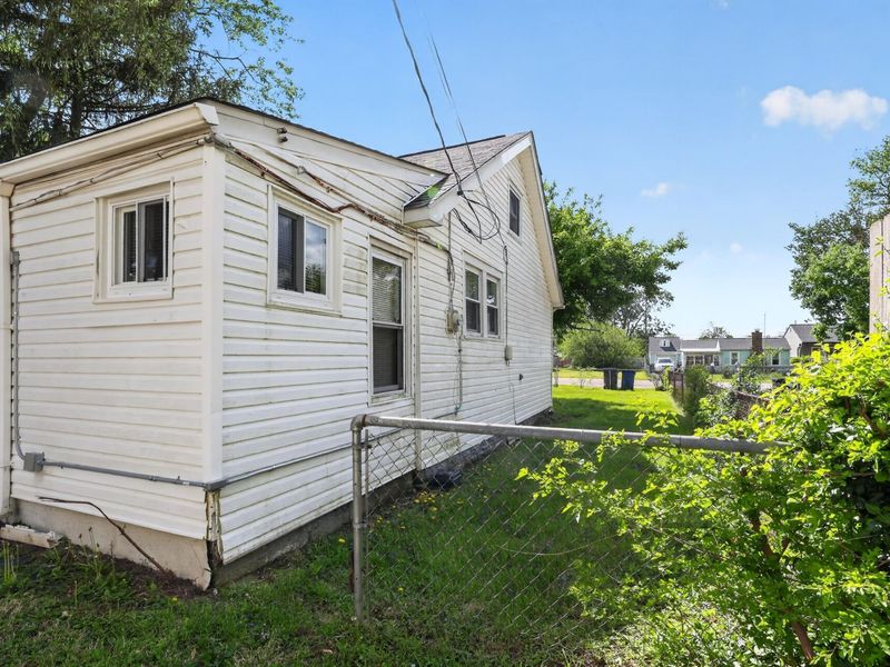 668 Erickson Avenue, Columbus, OH 43213 Photo 4