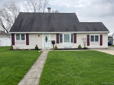 28 Crescent Road, Grand Island, NY 14072