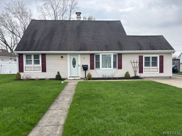 28 Crescent Road, Grand Island, NY 14072