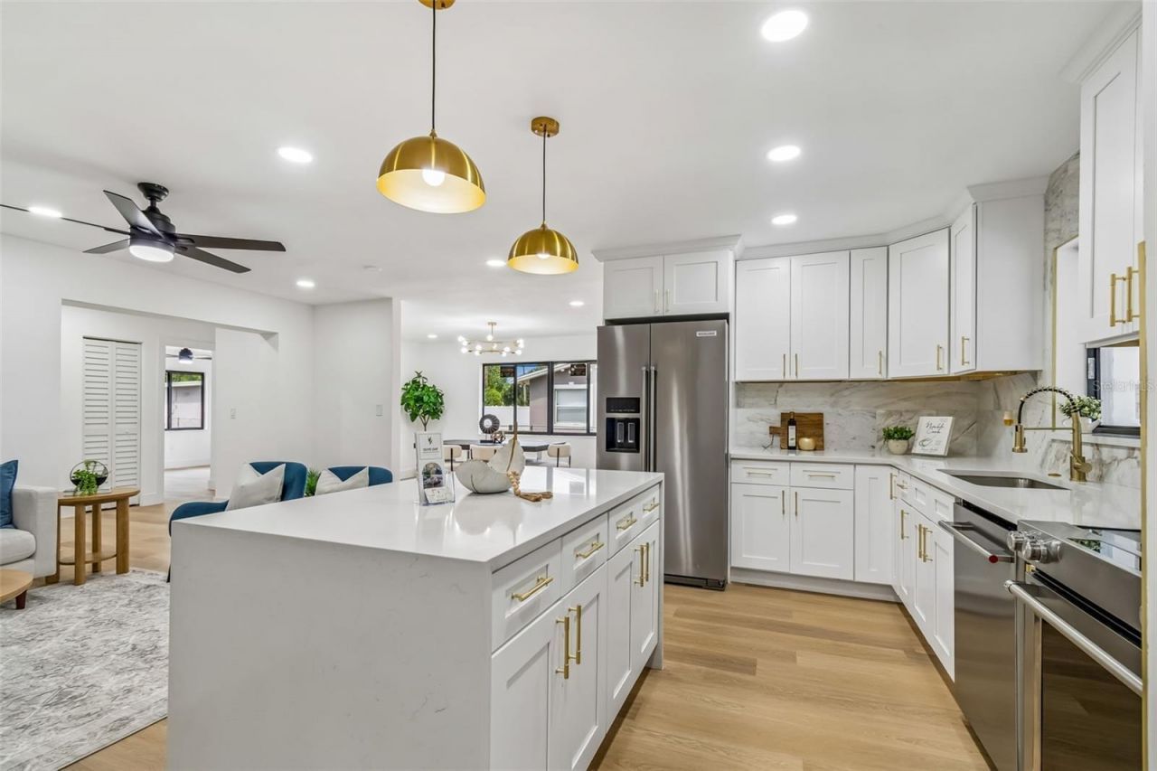 2550 Gomaz Way S, Saint Petersburg, FL 33712 Photo