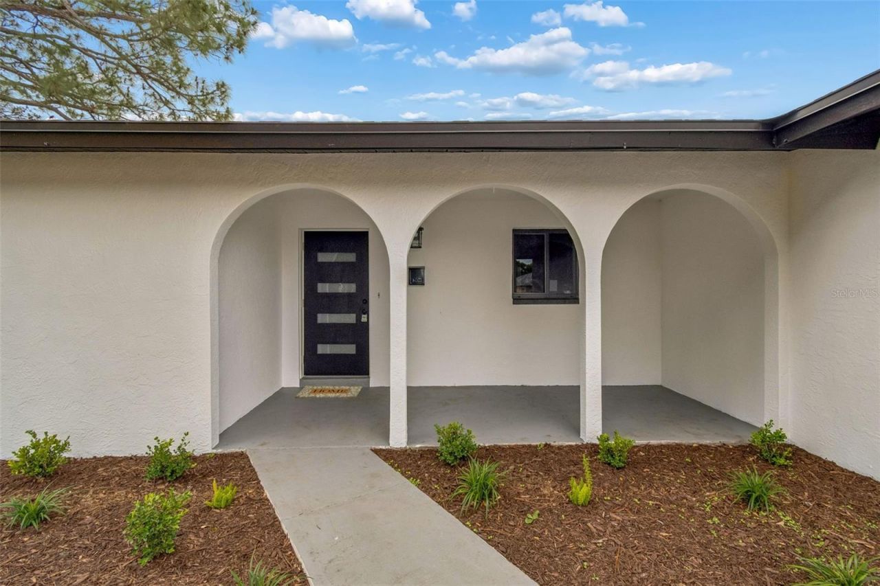 2550 Gomaz Way S, Saint Petersburg, FL 33712 Photo