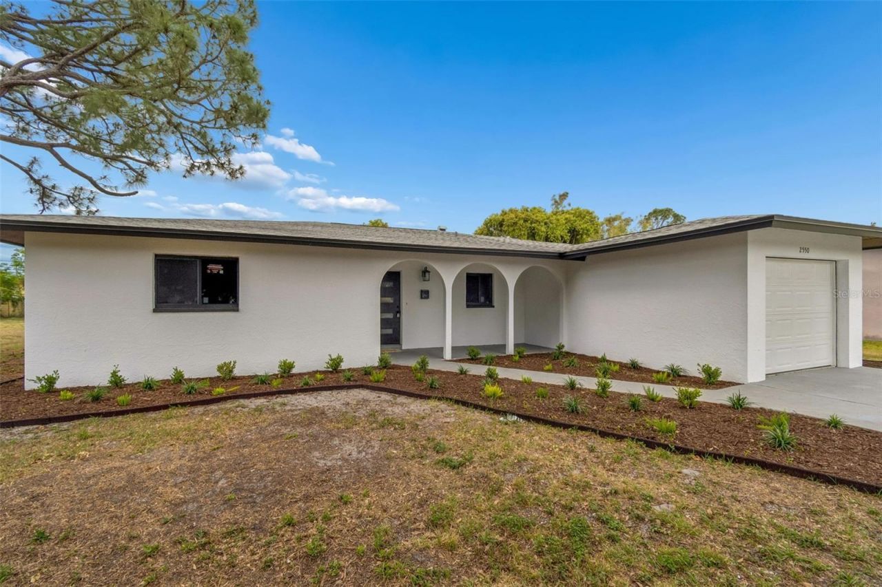 2550 Gomaz Way S, Saint Petersburg, FL 33712 Photo
