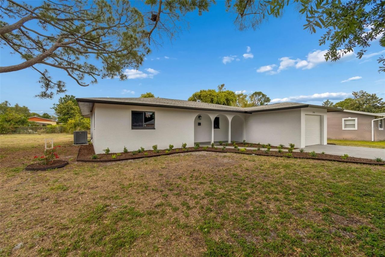 2550 Gomaz Way S, Saint Petersburg, FL 33712 Photo