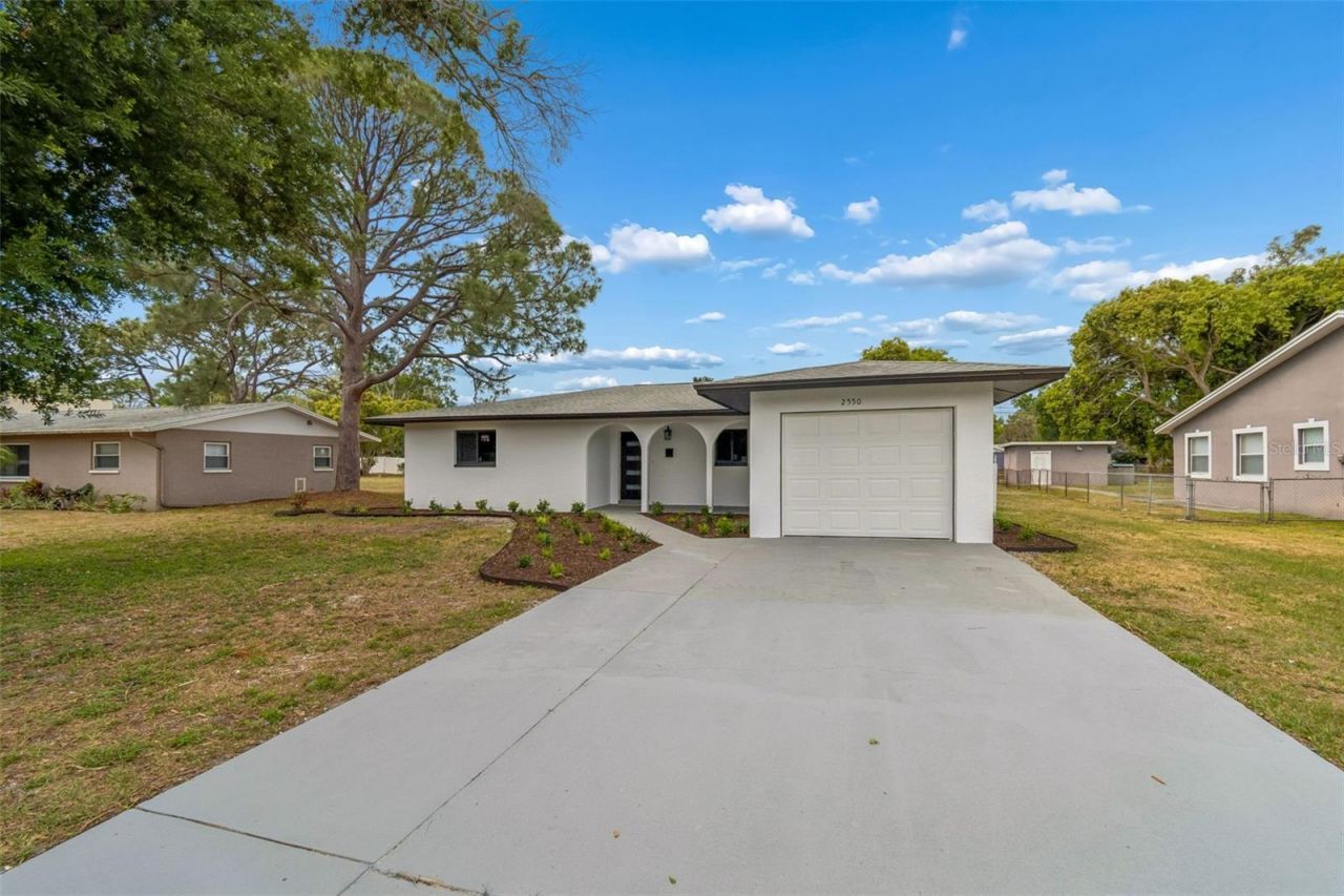 2550 Gomaz Way S, Saint Petersburg, FL 33712 Photo