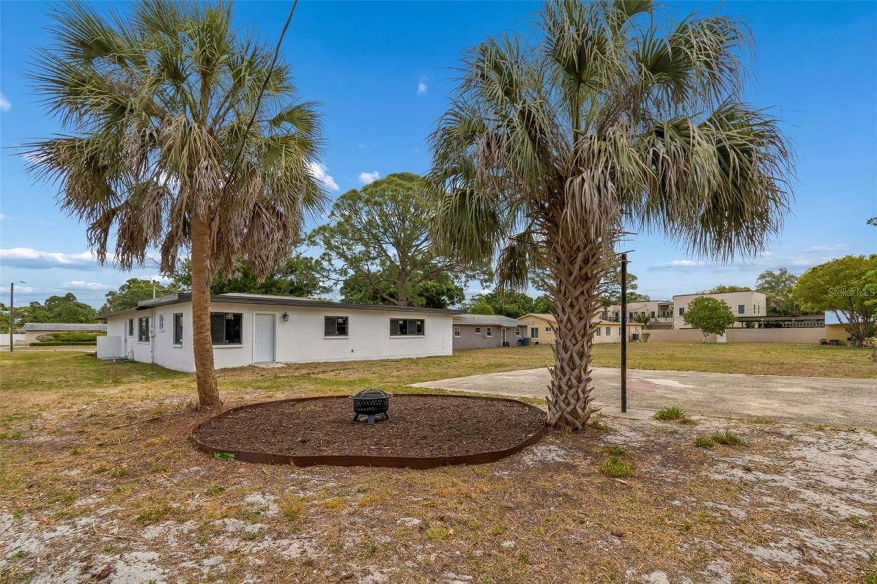 2550 Gomaz Way S, Saint Petersburg, FL 33712 Photo