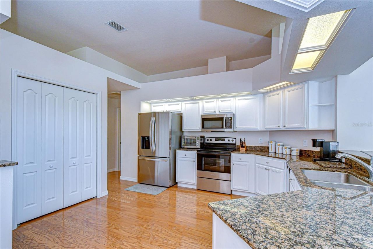 2833 Mossy Timber Trail, Valrico, FL 33596 Photo
