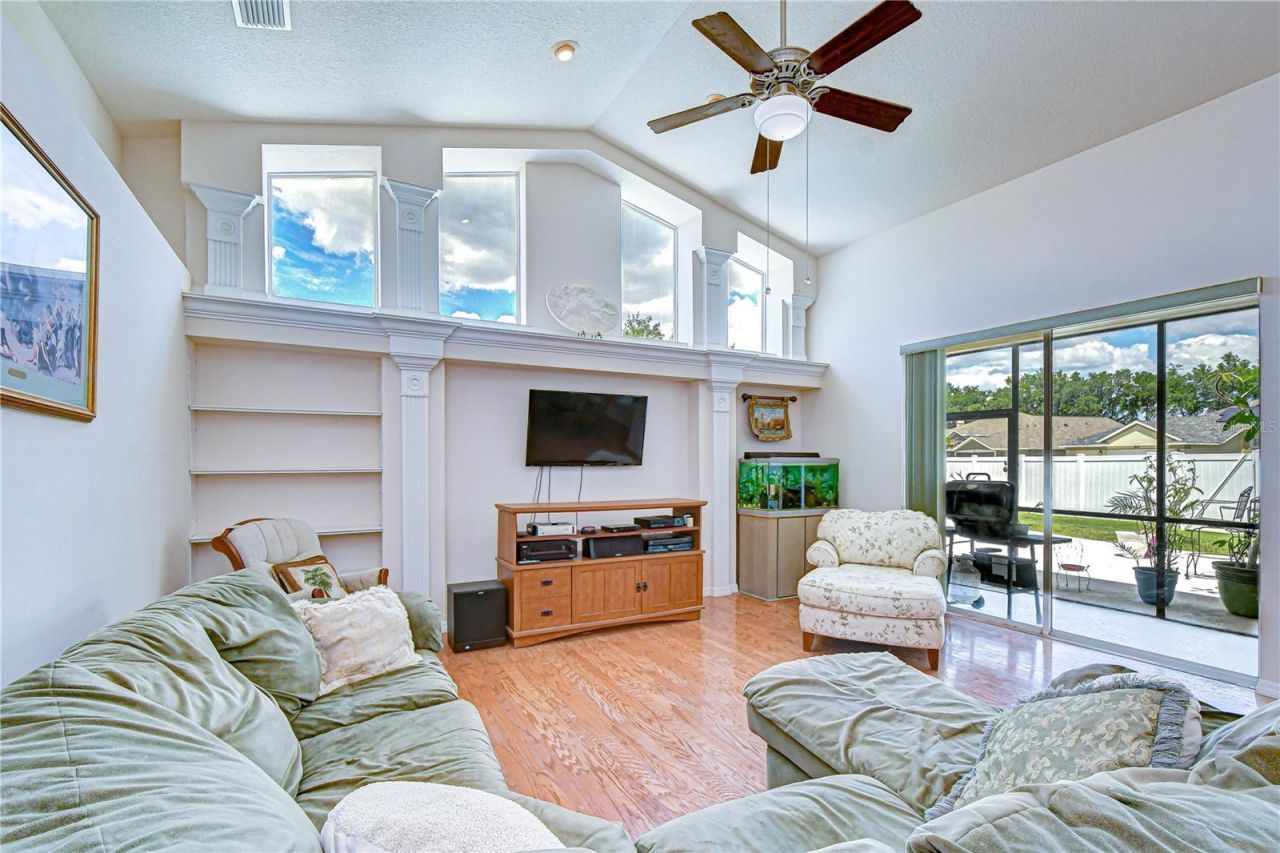 2833 Mossy Timber Trail, Valrico, FL 33596 Photo