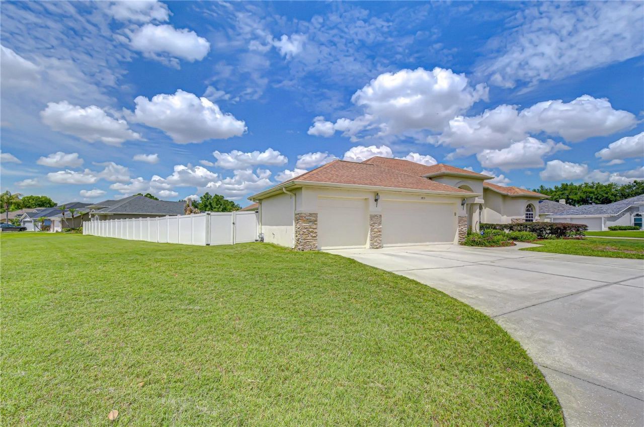 2833 Mossy Timber Trail, Valrico, FL 33596 Photo