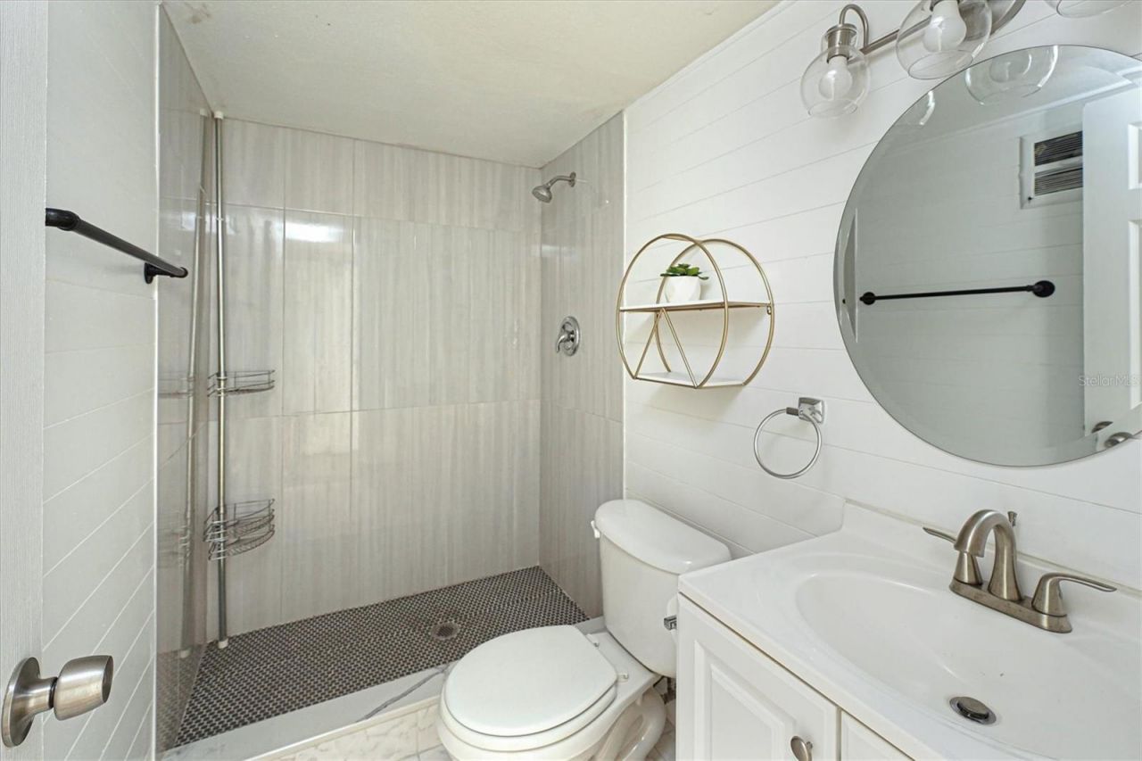 6100 12th Street S, Unit 220, Saint Petersburg, FL 33705 Photo