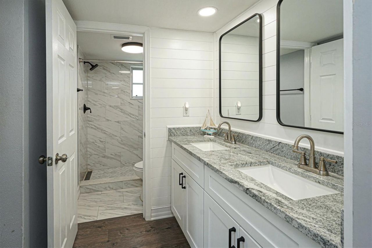 6100 12th Street S, Unit 220, Saint Petersburg, FL 33705 Photo