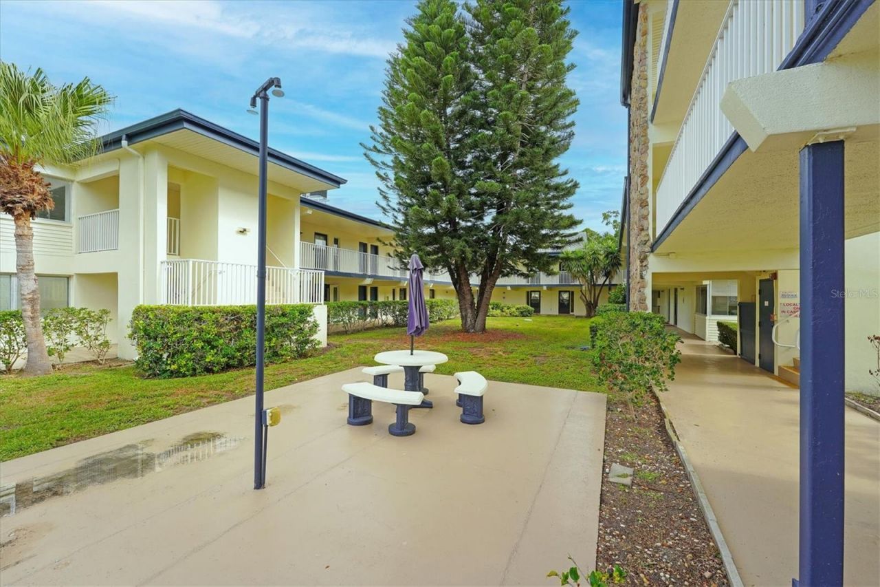 6100 12th Street S, Unit 220, Saint Petersburg, FL 33705 Photo