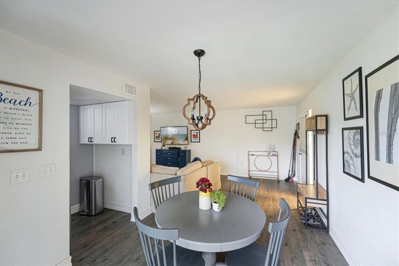 6100 12th Street S, Unit 220, Saint Petersburg, FL 33705 Photo