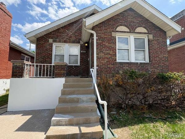 6926 Hurst Court , St Louis, MO 63116